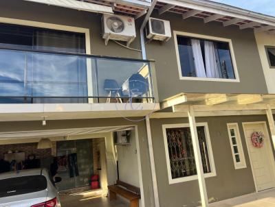 Casa para Venda, em Joinville, bairro Sagua�u, 3 dormit�rios, 3 banheiros, 1 su�te, 1 vaga